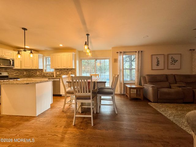 137 Bowsprit Road, Manahawkin, NJ 08050