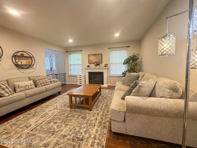 137 Bowsprit Road, Manahawkin, NJ 08050