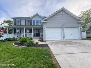 137 Bowsprit Road, Manahawkin, NJ 08050