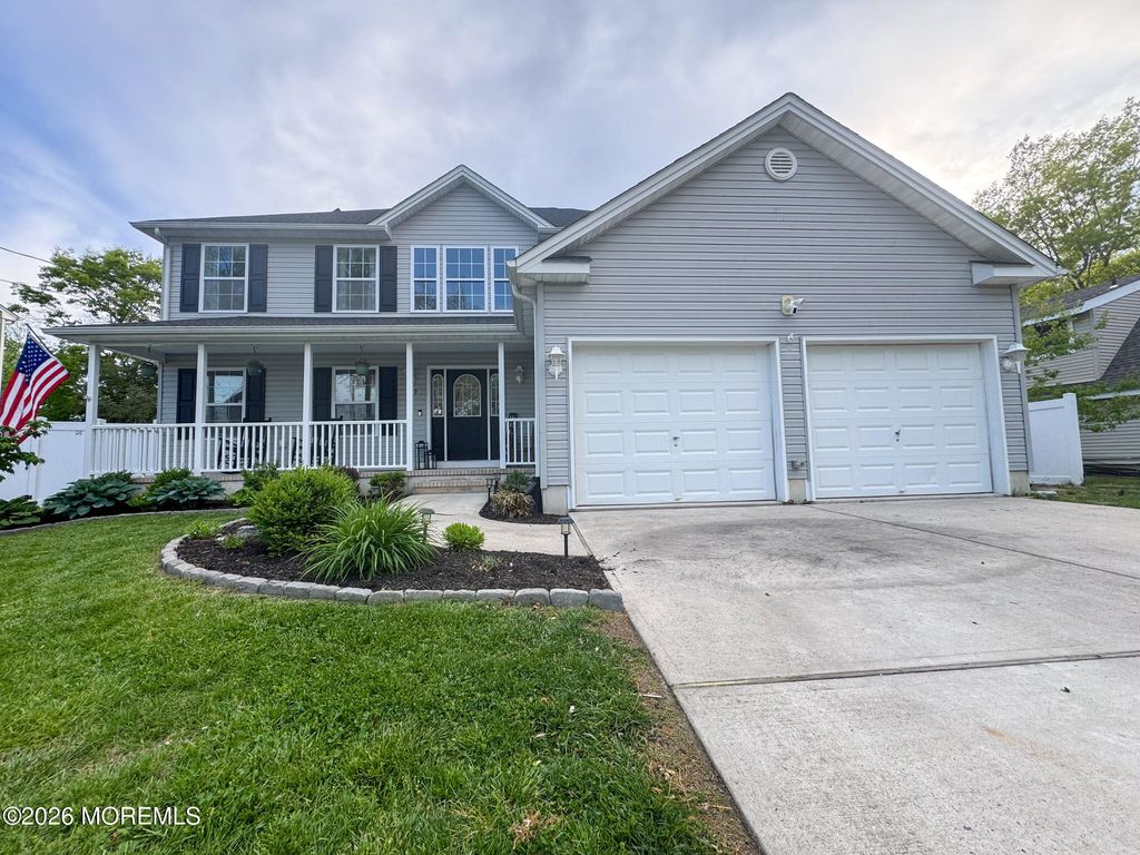 137 Bowsprit Road, Manahawkin, NJ 08050