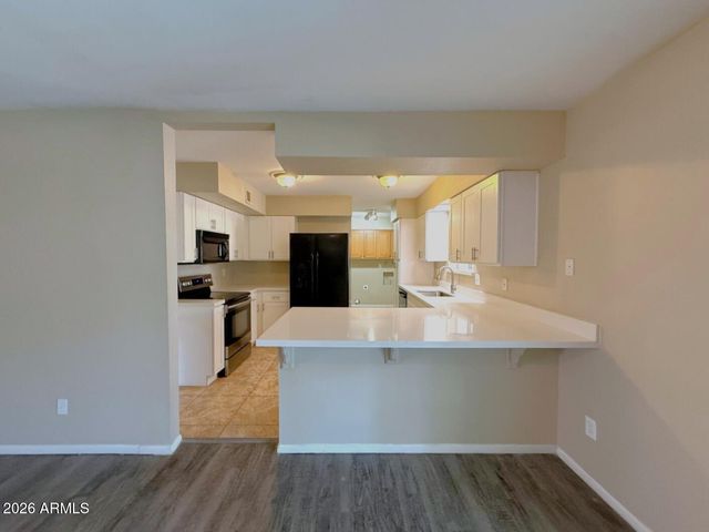 4212 W CINNABAR Avenue, Phoenix, AZ 85051