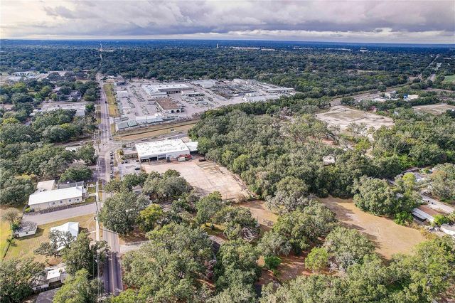 6905 & 6907 ROWLETT PARK DRIVE, Tampa, FL 33610