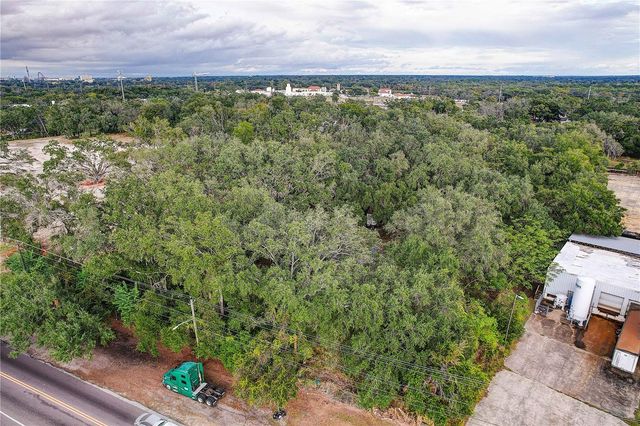 6905 & 6907 ROWLETT PARK DRIVE, Tampa, FL 33610