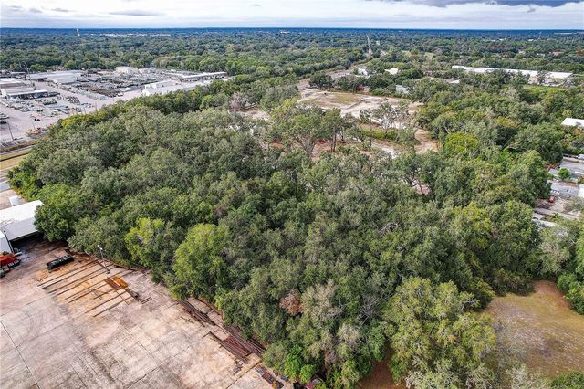 6905 & 6907 ROWLETT PARK DRIVE, Tampa, FL 33610