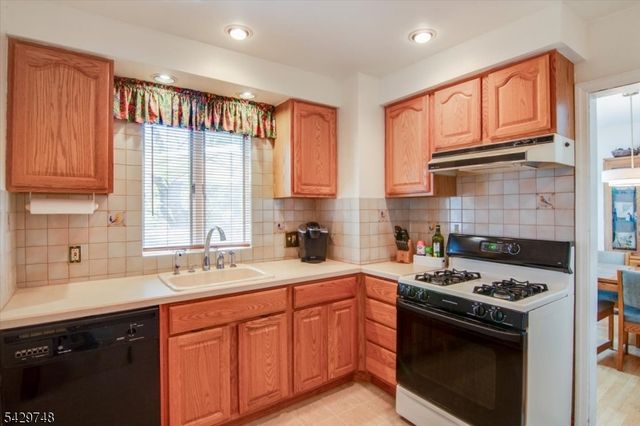 830 Collingwood Ave, Maywood Boro, NJ 07607