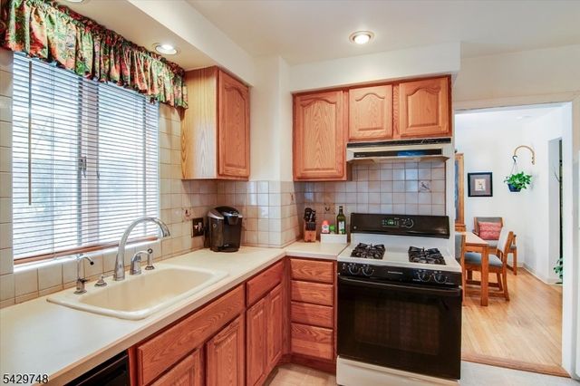 830 Collingwood Ave, Maywood Boro, NJ 07607
