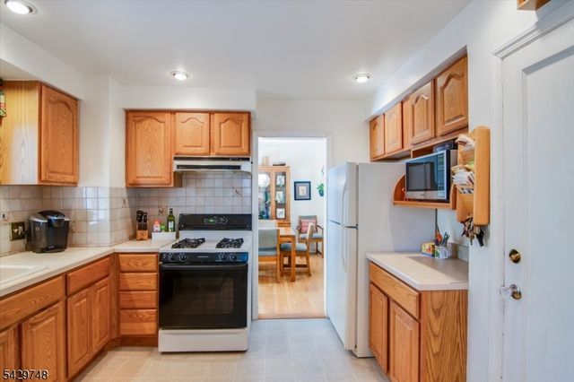 830 Collingwood Ave, Maywood Boro, NJ 07607