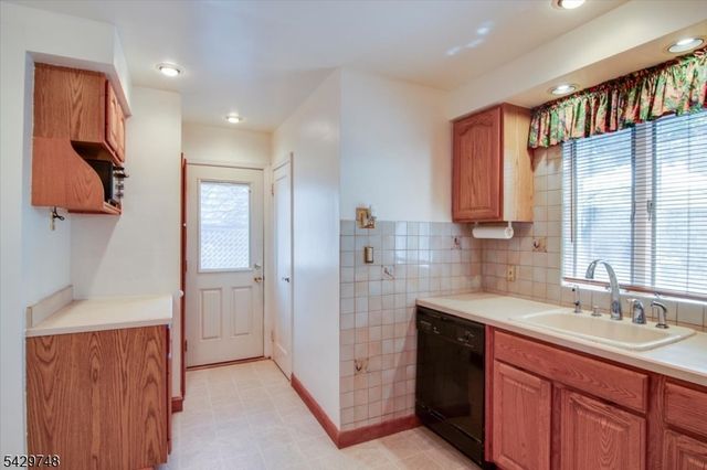 830 Collingwood Ave, Maywood Boro, NJ 07607