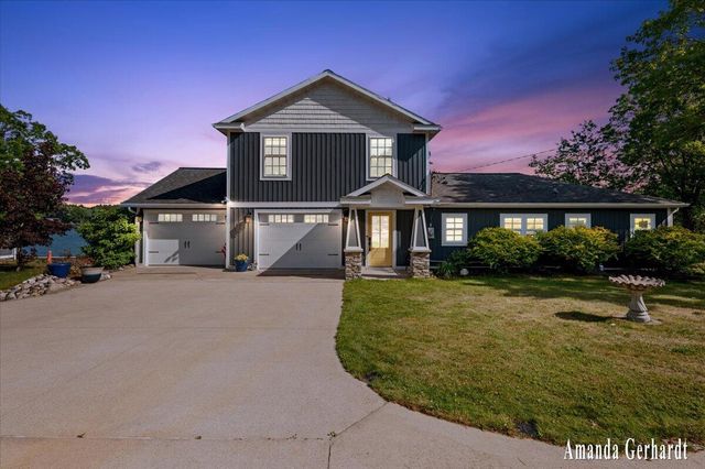 3691 Holiday Drive, Greenville, MI 48838