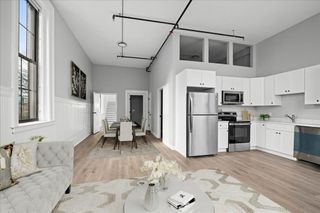 22 Waverly St 102, Worcester, MA 01604