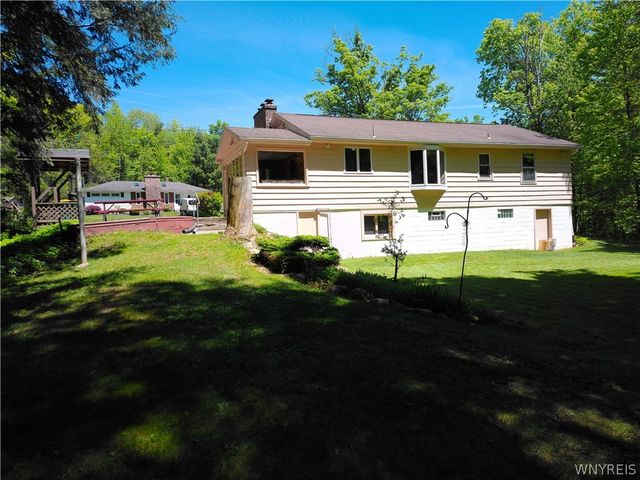 6570 Hillside Drive, Boston, NY 14127