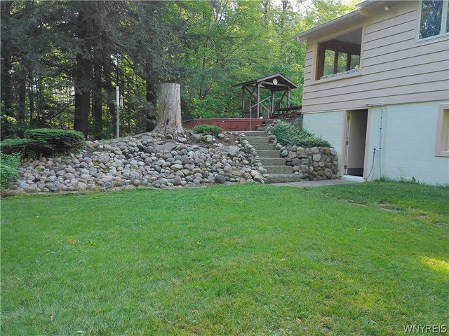 6570 Hillside Drive, Boston, NY 14127