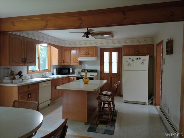6570 Hillside Drive, Boston, NY 14127