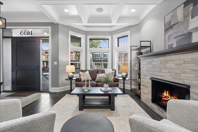 1655 W Carmen Avenue, Chicago, IL 60640