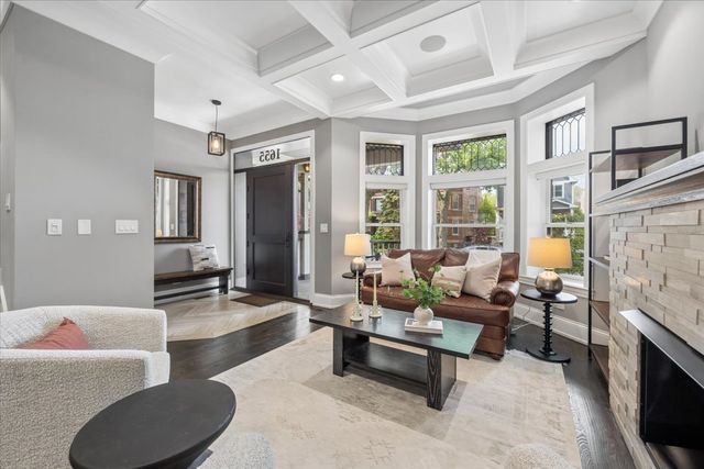 1655 W Carmen Avenue, Chicago, IL 60640