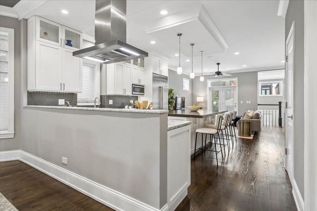 1655 W Carmen Avenue, Chicago, IL 60640