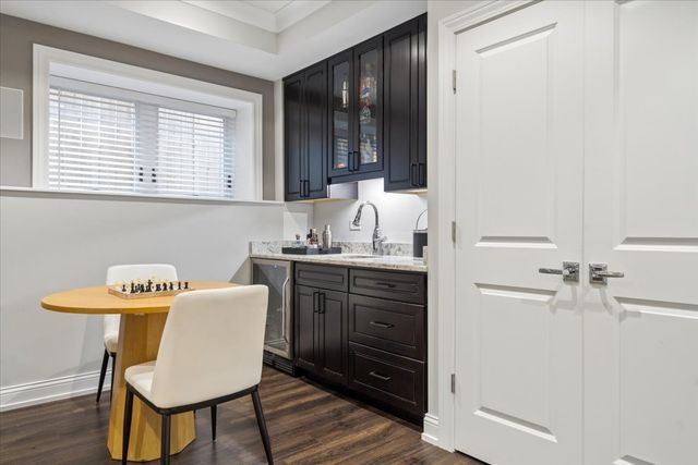 1655 W Carmen Avenue, Chicago, IL 60640