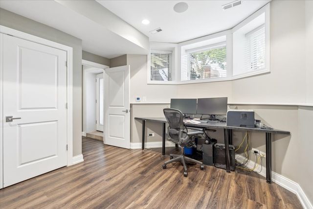 1655 W Carmen Avenue, Chicago, IL 60640