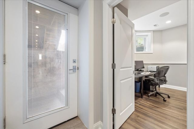 1655 W Carmen Avenue, Chicago, IL 60640