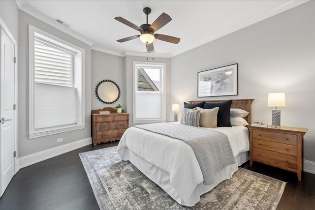 1655 W Carmen Avenue, Chicago, IL 60640