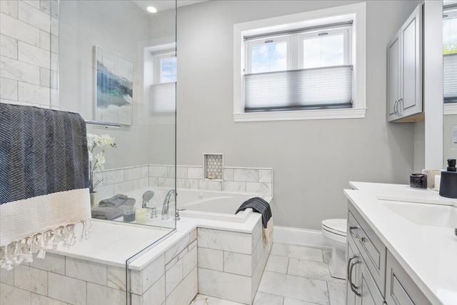 1655 W Carmen Avenue, Chicago, IL 60640