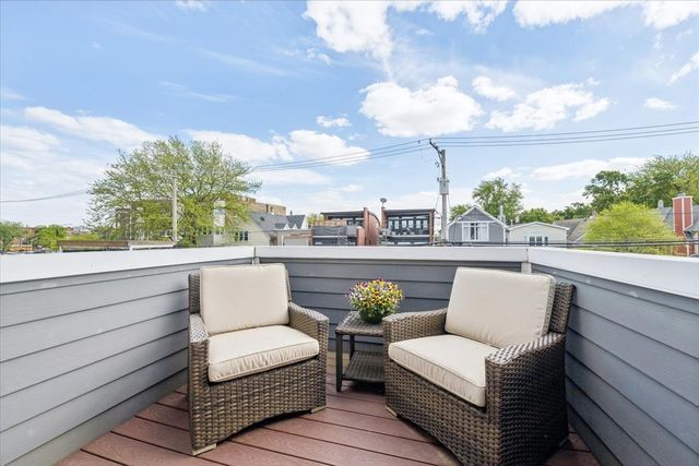 1655 W Carmen Avenue, Chicago, IL 60640