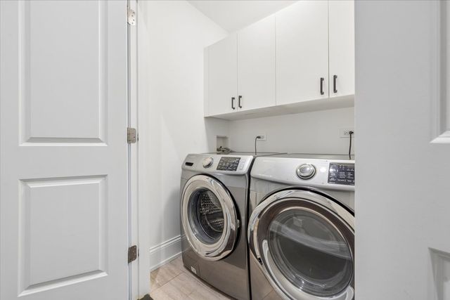 1655 W Carmen Avenue, Chicago, IL 60640