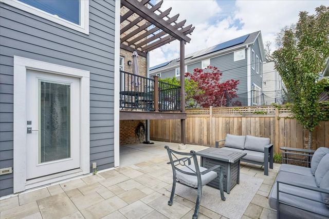 1655 W Carmen Avenue, Chicago, IL 60640