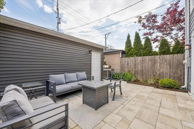 1655 W Carmen Avenue, Chicago, IL 60640