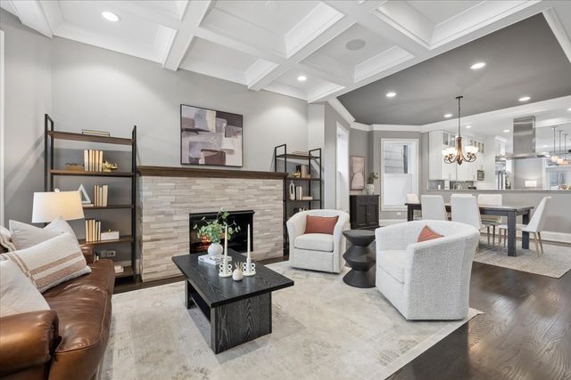1655 W Carmen Avenue, Chicago, IL 60640