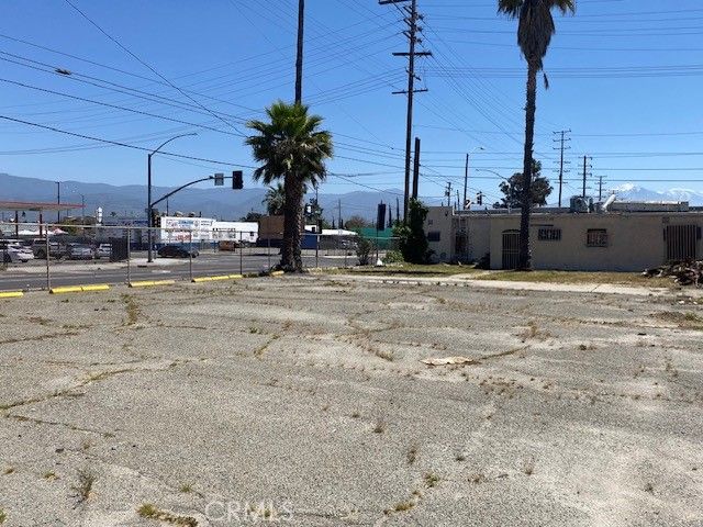 104 S Mount Vernon Avenue, San Bernardino, CA 92410