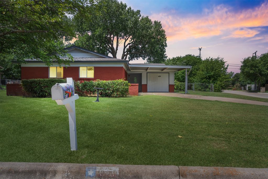 400 Mckown Drive, Mansfield, TX 76063