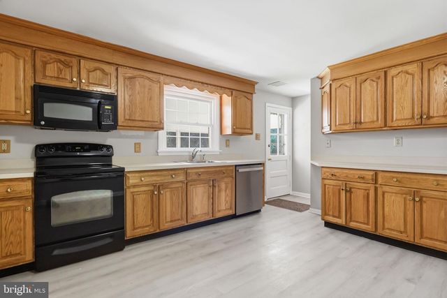 830 ALMSHOUSE RD, Warminster, PA 18974