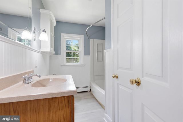 830 ALMSHOUSE RD, Warminster, PA 18974
