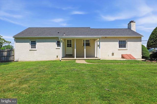 830 ALMSHOUSE RD, Warminster, PA 18974