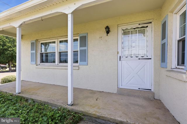 830 ALMSHOUSE RD, Warminster, PA 18974