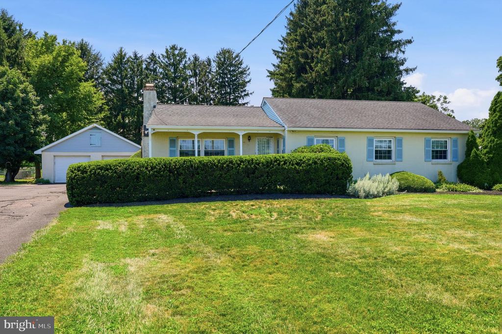 830 ALMSHOUSE RD, Warminster, PA 18974