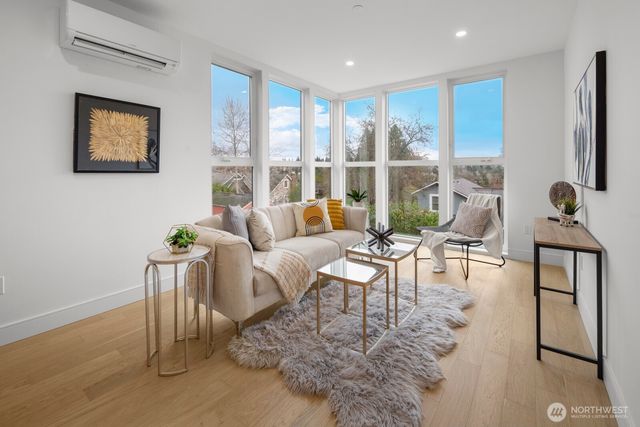 6012 B 35th Avenue NE, Seattle, WA 98115