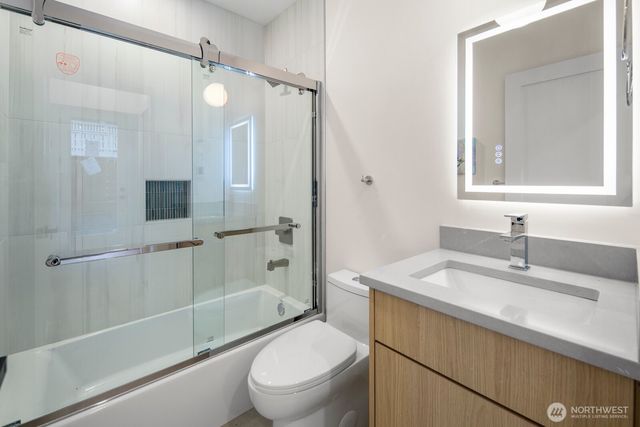 6012 B 35th Avenue NE, Seattle, WA 98115