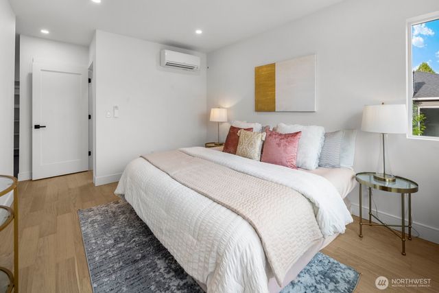 6012 B 35th Avenue NE, Seattle, WA 98115