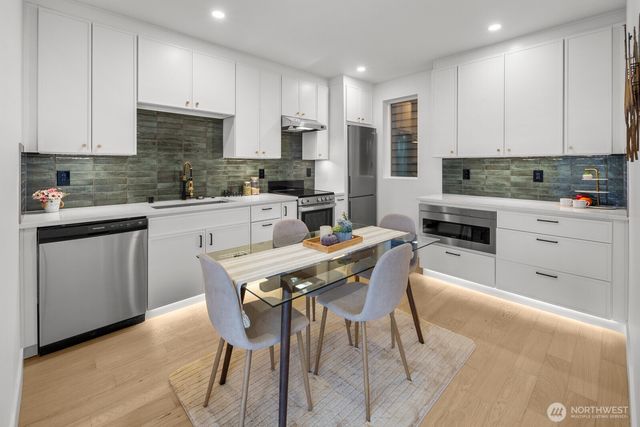 6012 B 35th Avenue NE, Seattle, WA 98115