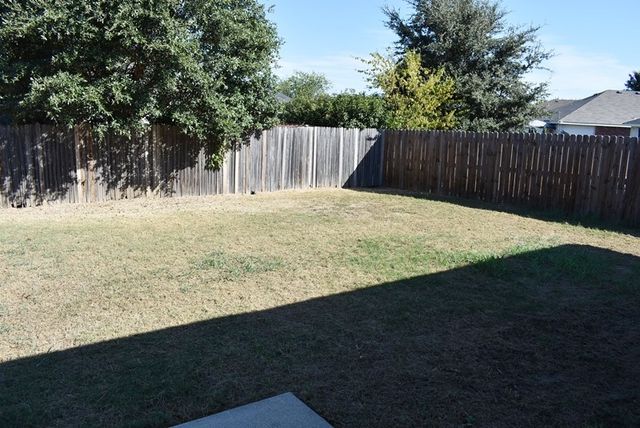 1421 Queens Brook Lane, Fort Worth, TX 76140