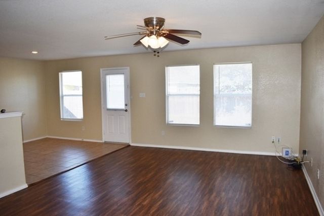 1421 Queens Brook Lane, Fort Worth, TX 76140