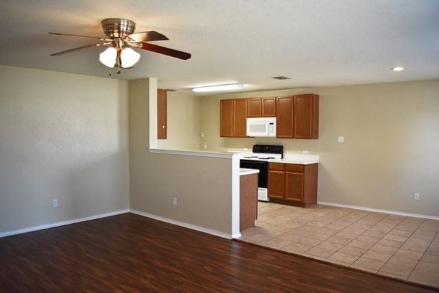 1421 Queens Brook Lane, Fort Worth, TX 76140