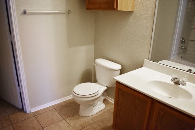 1421 Queens Brook Lane, Fort Worth, TX 76140