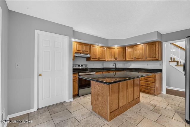 8705 Chase Tayler Pl, Louisville, KY 40299