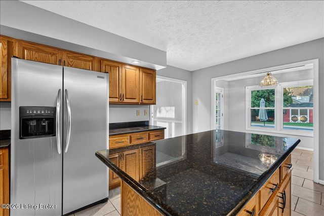 8705 Chase Tayler Pl, Louisville, KY 40299