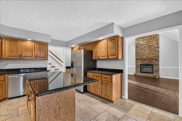 8705 Chase Tayler Pl, Louisville, KY 40299