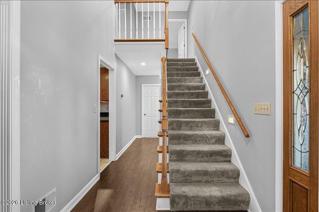 8705 Chase Tayler Pl, Louisville, KY 40299