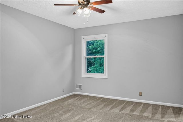 8705 Chase Tayler Pl, Louisville, KY 40299